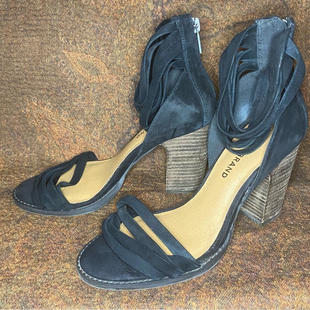 Lucky Brand Black Leather Lakisha Sandal / Heel / Shoes 🍀